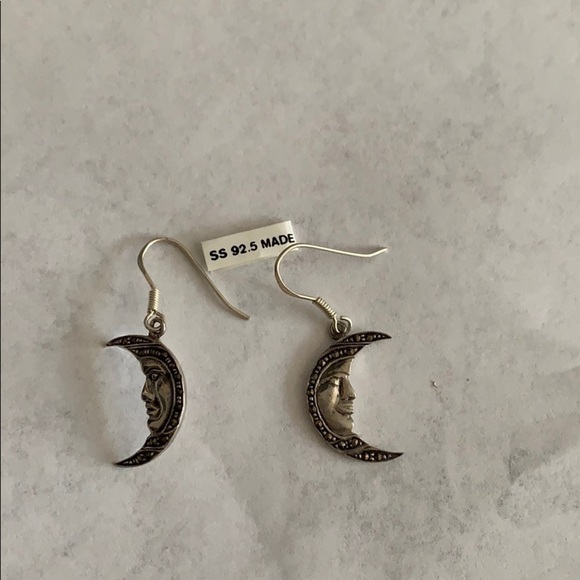 NWT Sterling Silver Crescent Moon Earrings - Picture 1 of 3